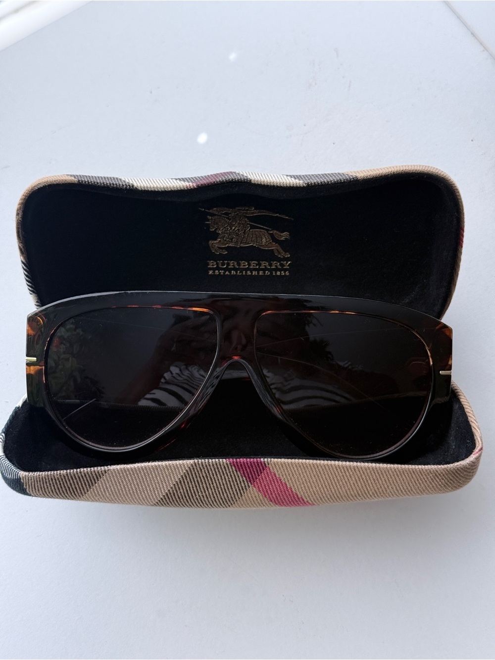 Burberry Nova Check Hard Shell Sunglasses Case Beige Plaid Authentic